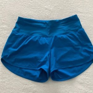 Lululemon size 6, speed up high rise shorts
